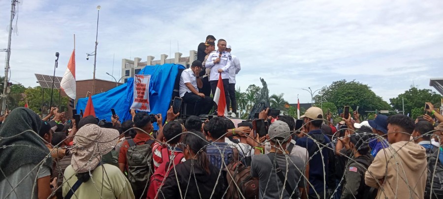 Gubri Temui Massa Pelalawan, Relokasi Warga TNTN Tidak Bisa Dihindari