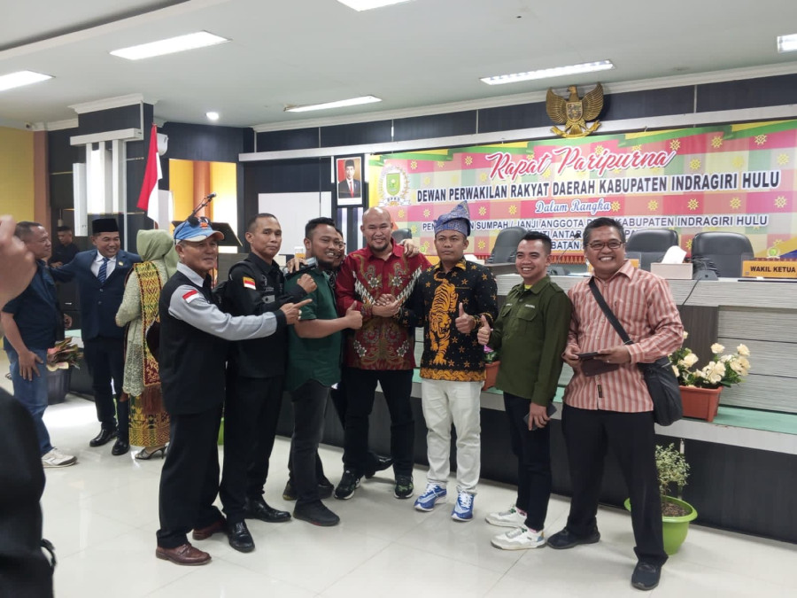 Diberhentikan, Dodi Irawan Muncul di Paripurna Pelantikan PAW DPRD Inhu