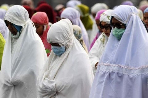 Kemenag Sebut Pakai Masker saat Salat Tetap Sah 