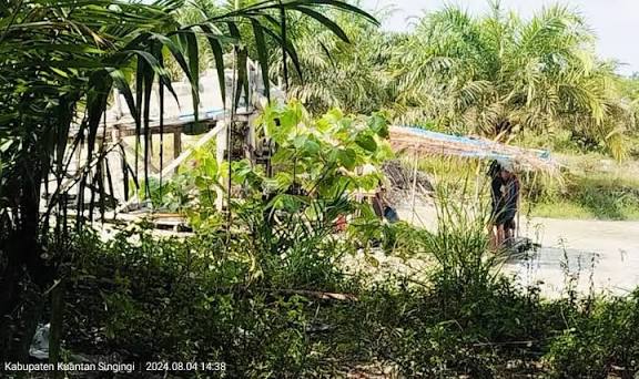 Warga Minta Aparat Tindak Pemilik dan Pengurus PETI di Desa Pasir Emas