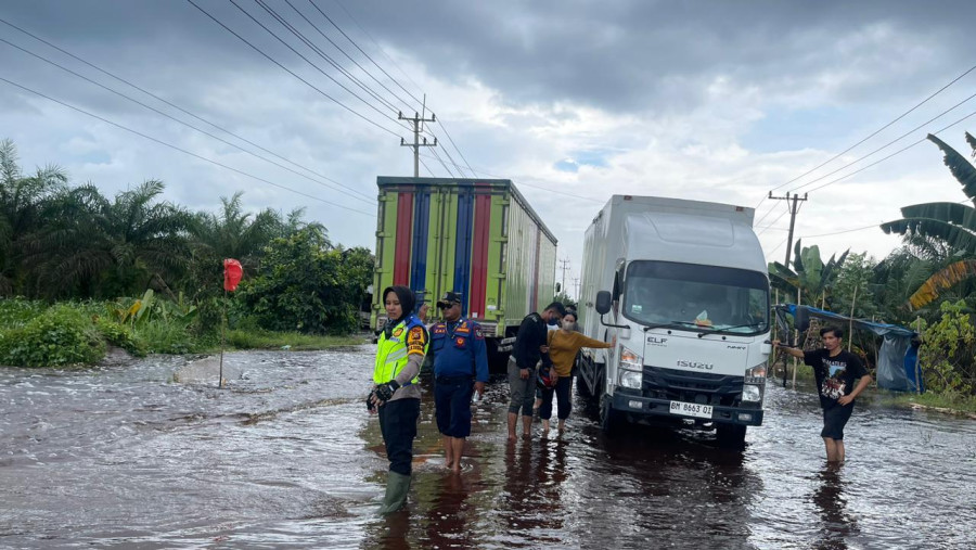 Satlantas Pelalawan Lakukan Sistem Buka Tutup di Jalintim KM 76-83