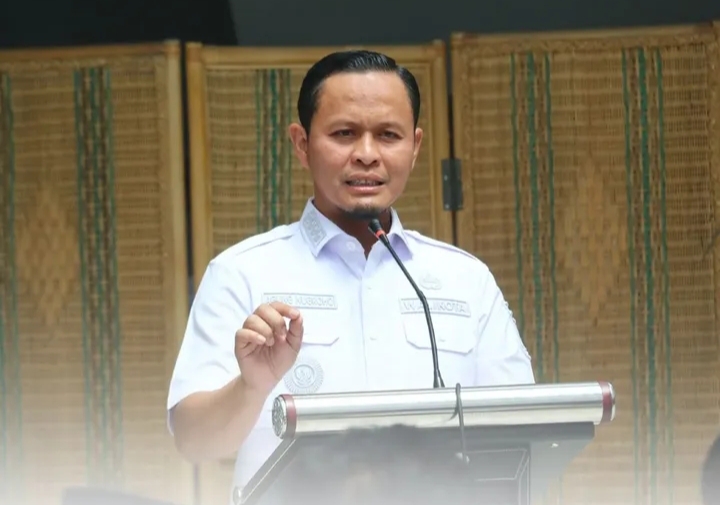 Wali Kota Pekanbaru Beri Sinyal Revisi Kenaikan PBB 300 Persen
