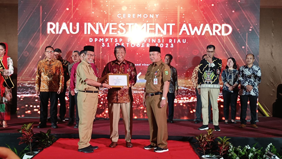 Realisasikan Investasi, PT Arara Abadi Diganjar Penghargaan dari Pemprov Riau