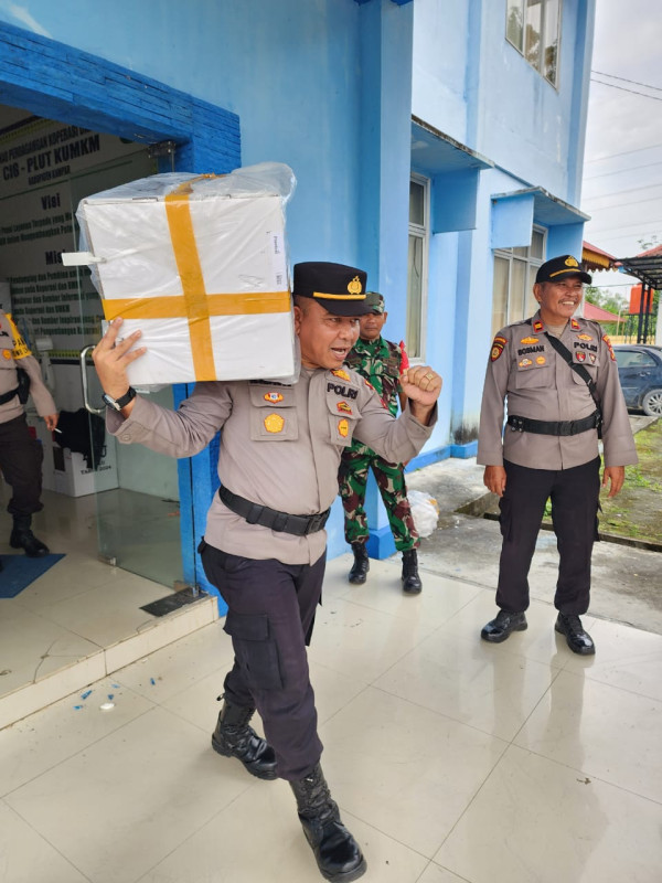 Polsek Tambang Kawal Distribusi Logistik Pemilu ke PPS Seluruh Desa