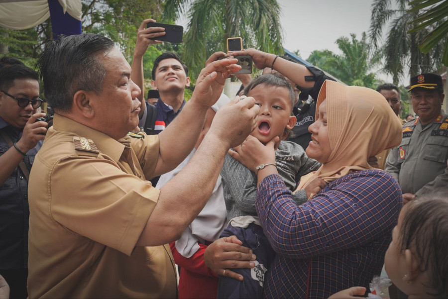 Pj Gubri SF Hariyanto Tinjau Pelaksanaan PIN Polio di Posyandu Air Molek