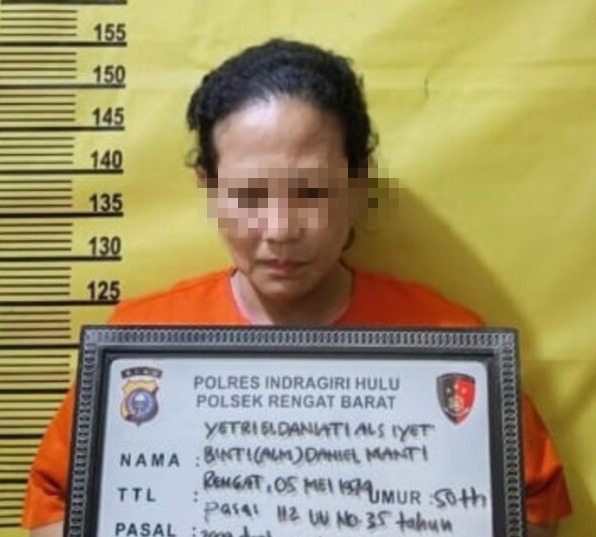 Wanita Paruh Baya di Inhu Diringkus Gegara Nekat Jadi Pengedar Sabu
