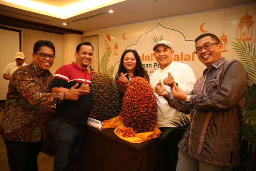 Topaz, Bibit Unggul dari Asian Agri Andalan Petani Kelapa Sawit