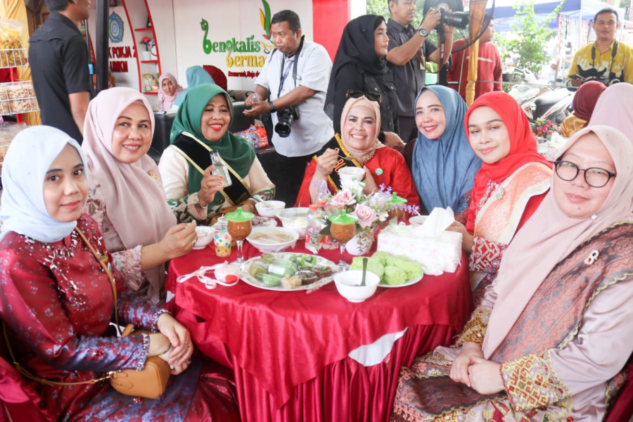 Bunda PAUD Meranti Hadiri Pembukaan Porseni IGTKI Riau