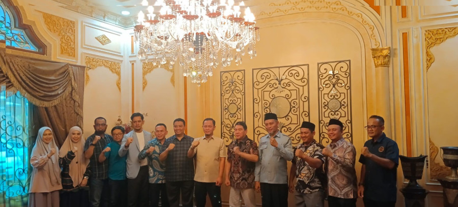 Berkunjung ke Rumah Politisi Senior, Bapaslon AMAn dapat Nasehat dan Strategi Jitu