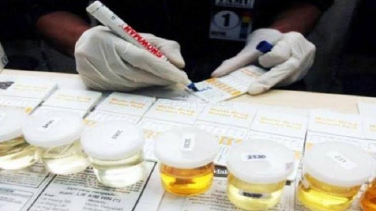 Buktikan Bersih dari Narkoba, Ratusan Pegawai Rutan Pekanbaru Jalani Tes Urin