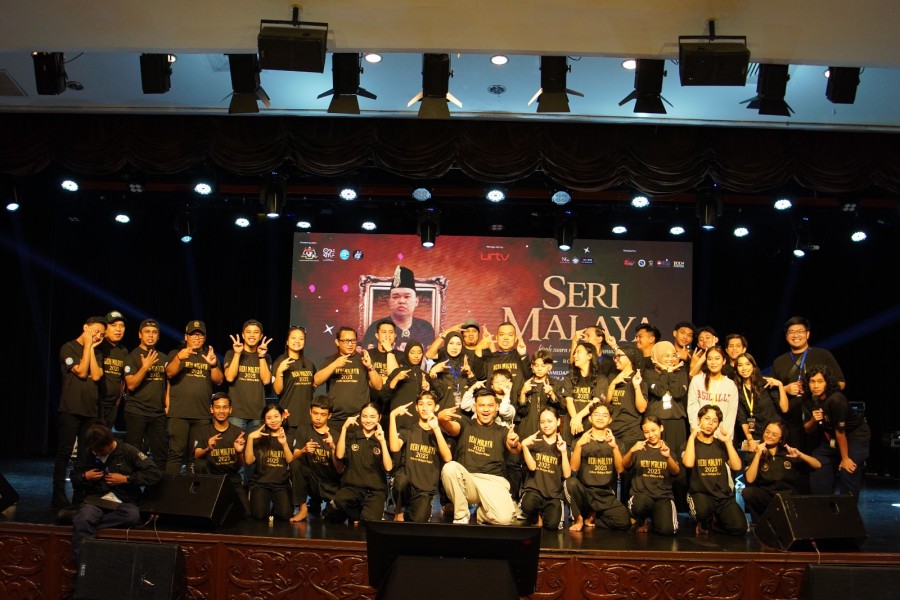 Tenun Lejo Bukit Batu Bengkalis Tampil Elegan di Konser Musik Tradisi Seri Malaya 2025