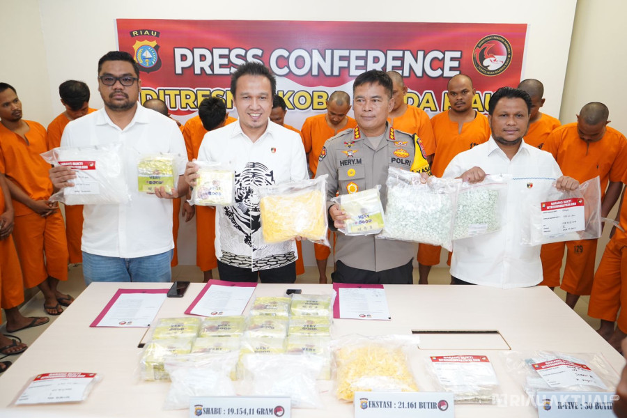 Ditresnarkoba Polda Riau Amankan 13 Tersangka Kurir Narkoba Jaringan Internasional