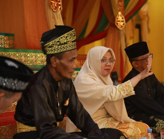 Bupati Afni Sampaikan Duka atas Wafatnya Ketum LAMR Siak H Wan Said