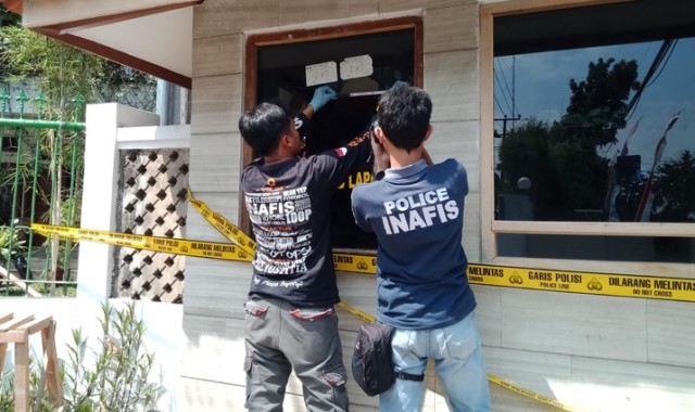 Teror, Rumah Menteri Kelautan dan Perikanan Susi Dilempari Batu