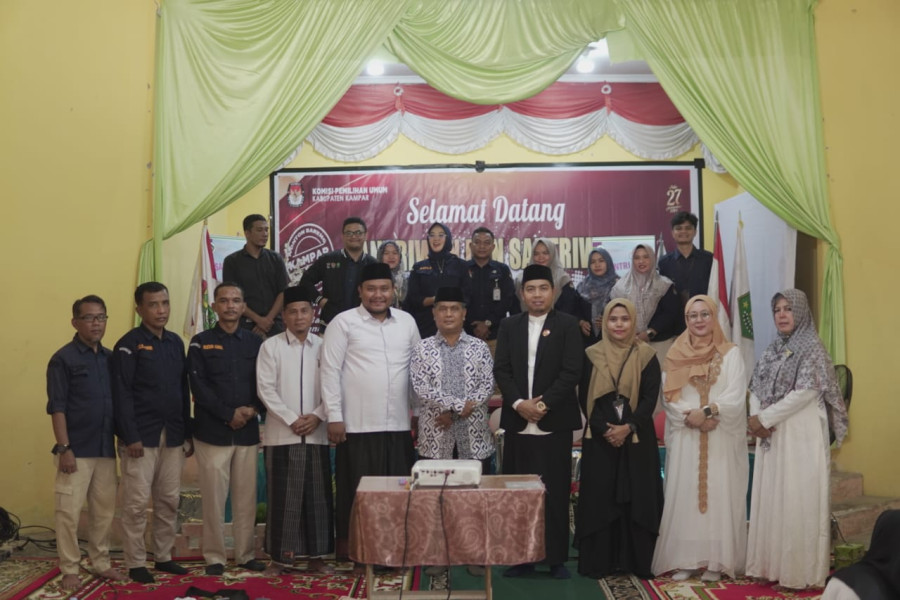 KPU Kampar Goes to Pesantren Gelar Nobar dengan Santri Ponpes PPMTI Tanjung Berulak