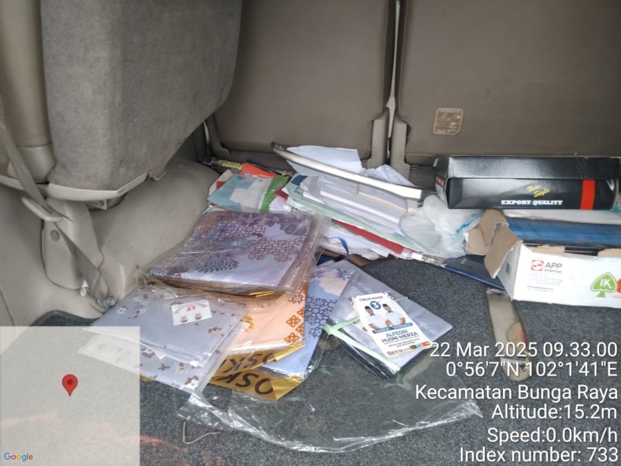 Tim Gakkumdu Temukan APK Paslon 03 di Lokasi PSU Siak