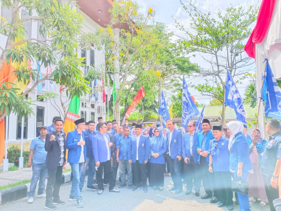 Mendaftar, PAN Pekanbaru Boyong 50 Bacaleg ke KPU Pekanbaru
