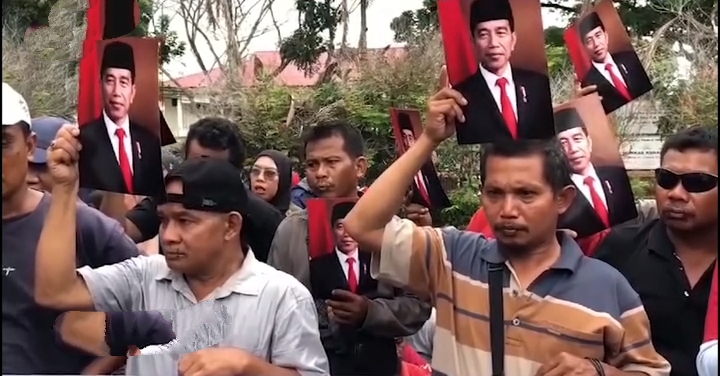 Kadis LHK Riau Tanggapi Aksi Jahit Mulut Puluhan Warga Kota Garo di Kantor Gubri