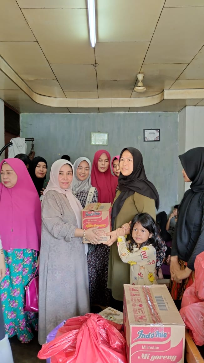 IKWI Riau Serahkan Santunan dan Paket Sembako ke Panti Asuhan Al-Akbar