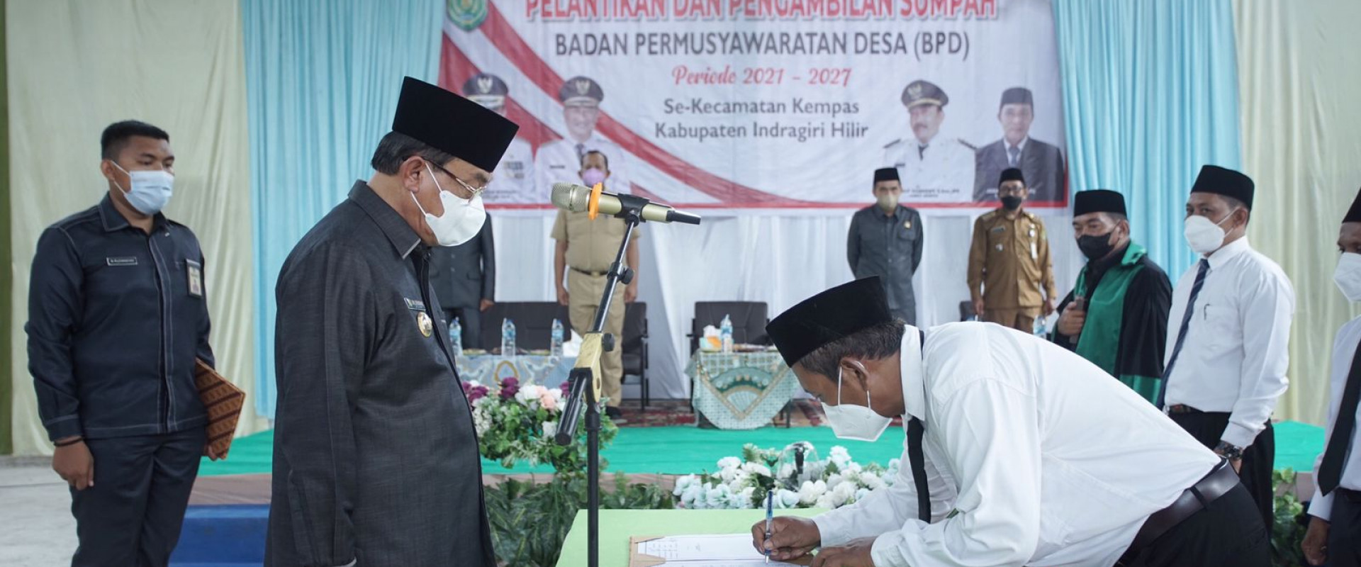 Sebanyak 34 Orang Anggota BPD Se-Kecamatan Kempas Diresmikan dan Dilantik Bupati HM Wardan