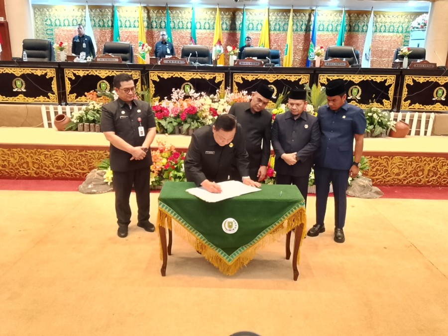 APBD Riau 2026 Disahkan Rp8,3 Triliun, Minus Rp1,2 T Diupayakan dari Pajak dan Retribusi
