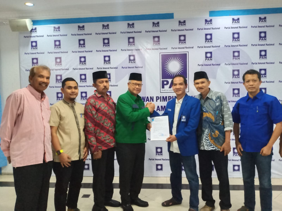 Pilkada Riau, Syamsurizal Terima Surat Rekomendasi PAN sebagai Balon Gubri