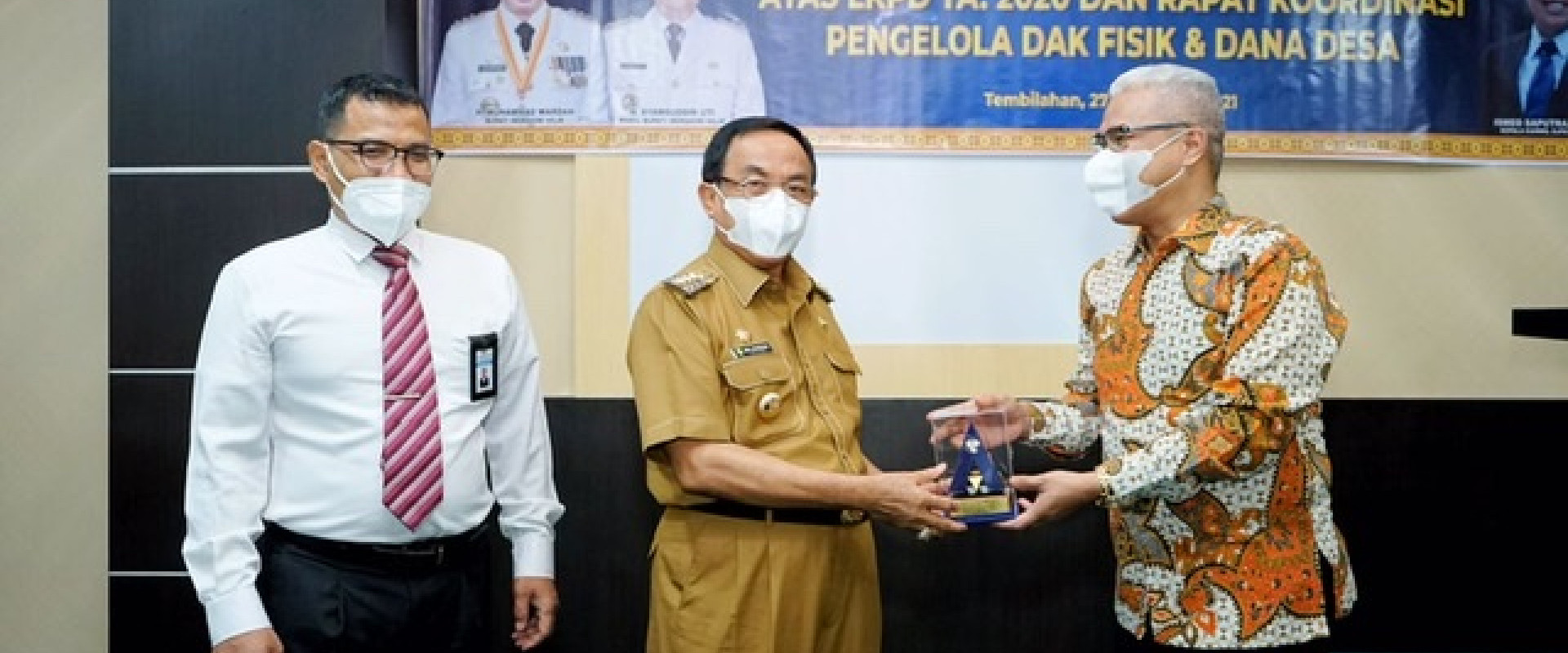 Bupati Inhil Menerima Penyerahan Piagam WTP atas LKPD Tahun Anggaran 2020