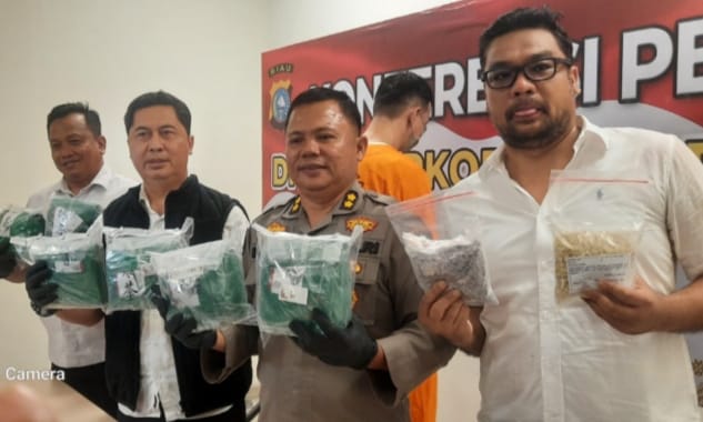 Tim Subdit I Ditresnarkoba Polda Riau Tangkap Kurir 13 Kg Sabu