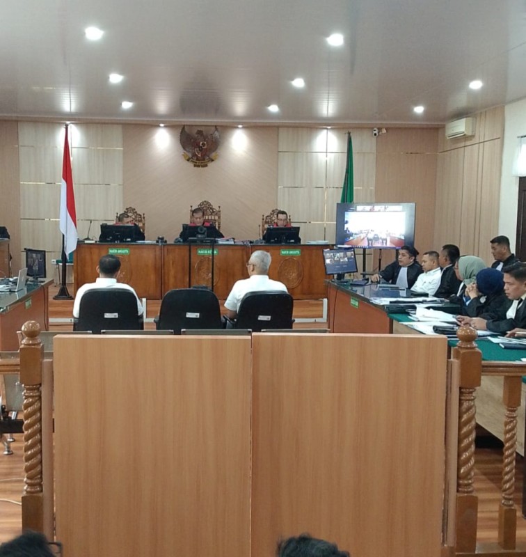 Nama Bupati Inhu Muncul di Sidang Abdul Wahid, Terkait Ponsel Dani Nursalam