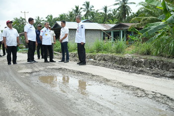Pemprov Riau Minta Pemko segera Eksekusi Perbaikan Jalan Rusak di Pekanbaru