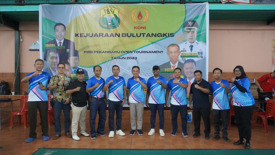 700 Peserta dari 7 Provinsi di Sumatera  Ikuti Open Tournament PBSI Pekanbaru