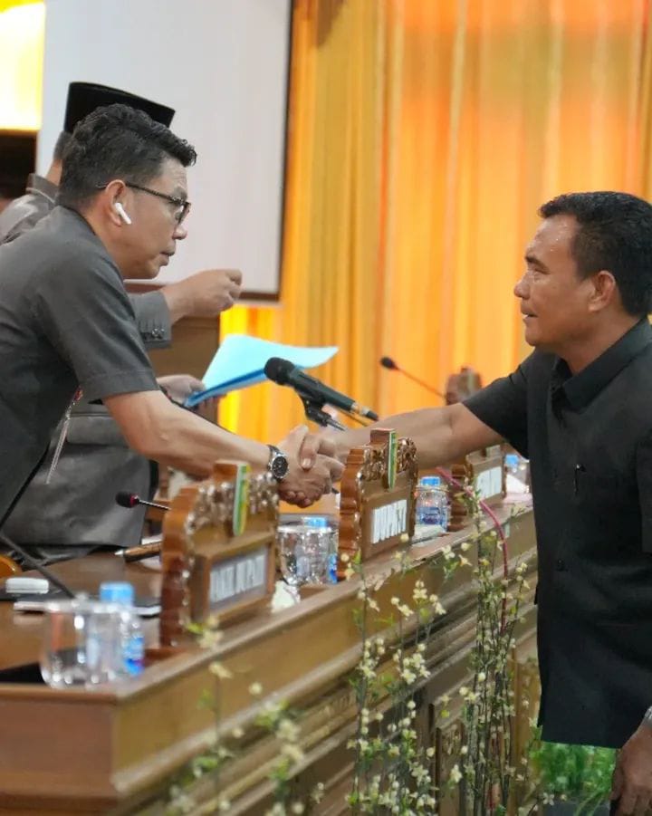 Pj Sekda Kuansing Hadiri Paripurna DPRD Bahas Ranperda Zakat dan Kawasan Tanpa Rokok