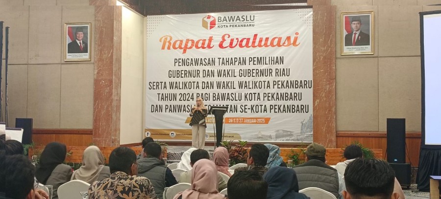 Bawaslu Pekanbaru Gelar Rapat Evaluasi bagi Panwaslu Kecamatan
