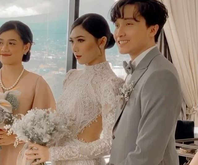 Dibuat Kagum, Isyana Sarasvati Tampak Cantik Dengan Busana Champagne