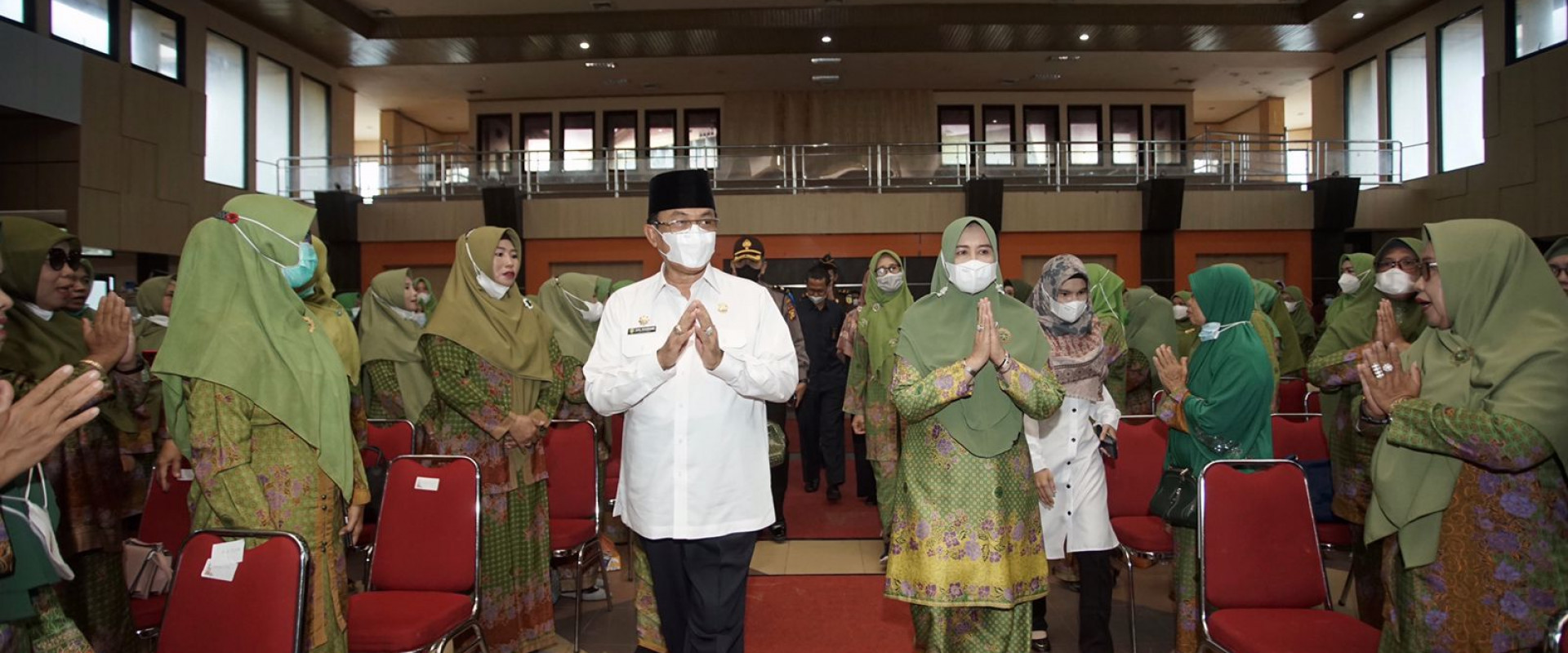 Bupati HM.Wardan Hadiri Peringatan Harlah Muslimat NU Inhil ke-75