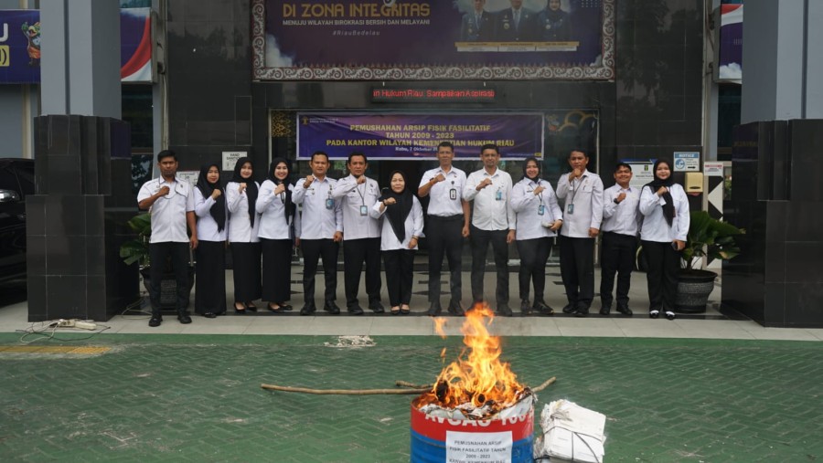 Kanwil Kemenkum Riau Musnahkan Arsip Fisik Fasilitatif Tahun 2026