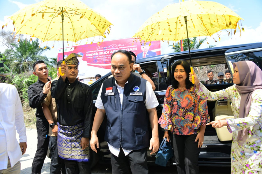 Kunker ke Riau, Menkominfo Ingatkan Masyarakat Tidak Mudah Terjerat Pinjol