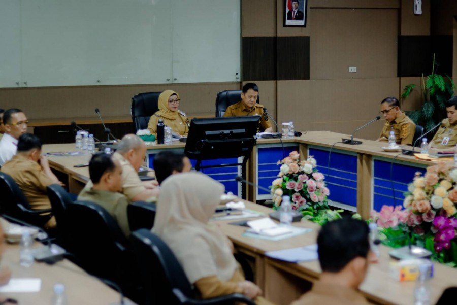 Hari Pertama Kerja, Wabup Kampar Langsung Tancap Gas Pimpin Rapat Gabungan