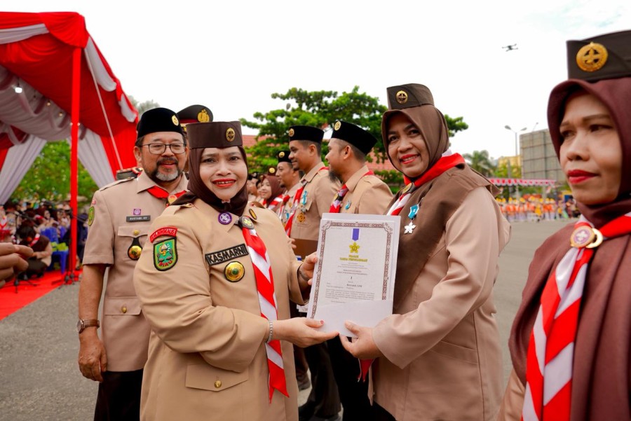 Bupati Bangga! 21 Insan Pramuka Bengkalis Terima Lencana Pancawarsa 2025
