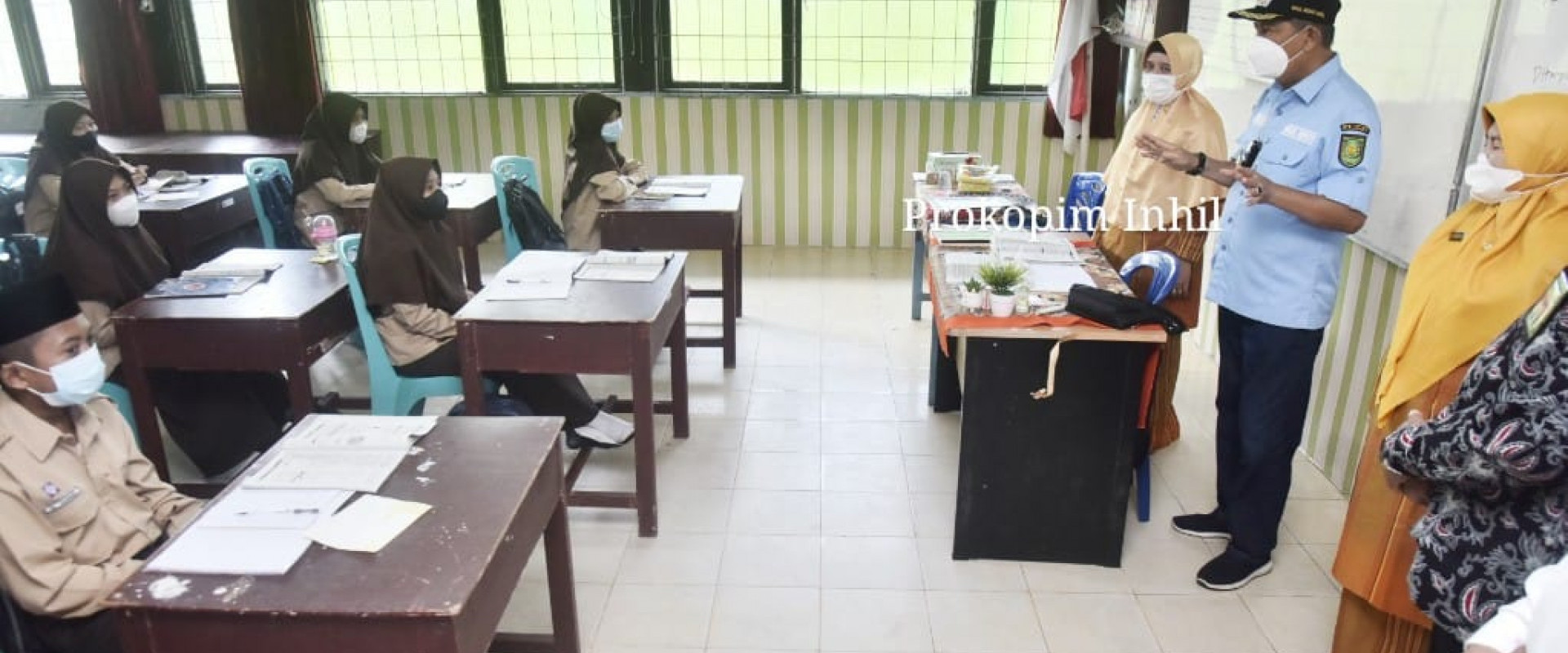 Tinjau Uji Coba Pembelajaran Tatap Muka, Wabup Inhil Ingatkan Hal ini