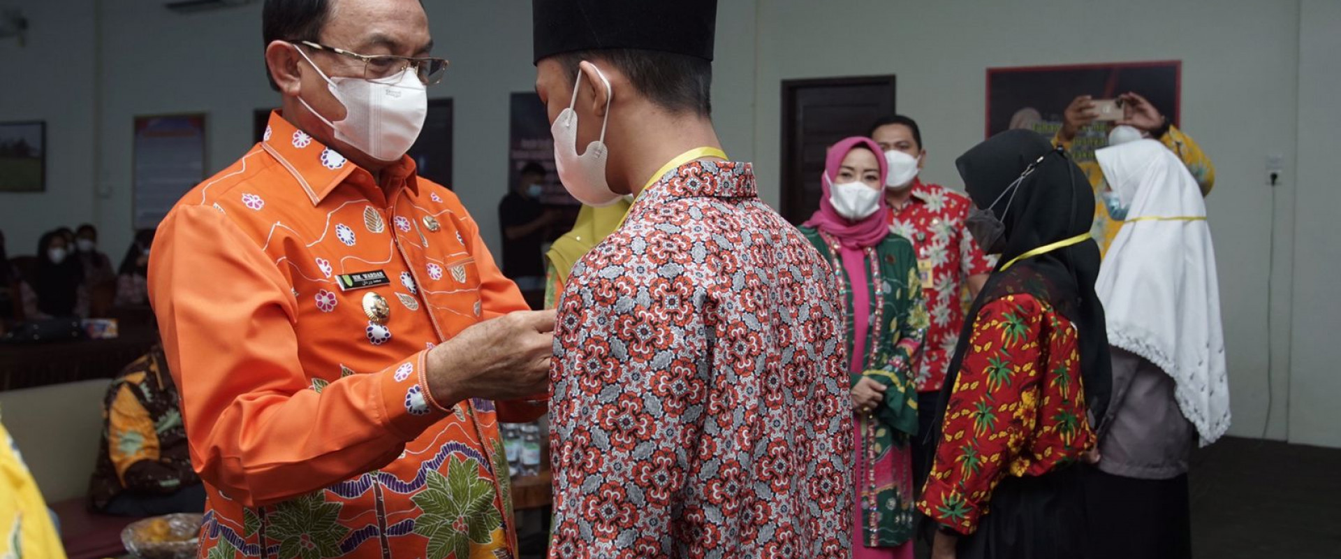 Bupati HM.wardan Resmi Buka Kegiatan Pelatihan Membatik bagi Pelajar
