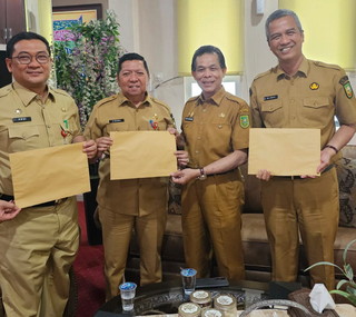 Isi Kekosongan Jabatan, Gubri Angkat Tiga Plt Pimpinan OPD