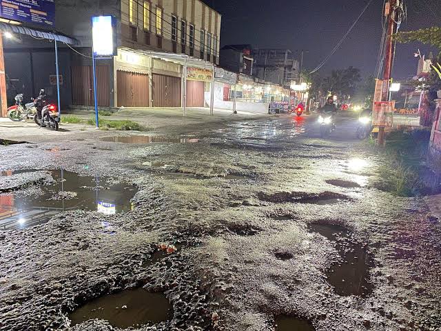 Rusak Parah,  Perbaikan Jalan Taman Karya Mulai Dikerjakan