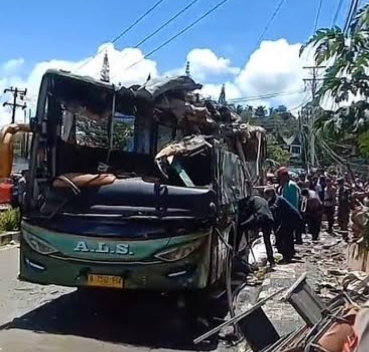Tragedi Rem Blong di Padang Panjang, Bus ALS Terguling, 12 Tewas dan Belasan Luka-luka