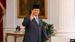 Mulai 2025 Presiden Prabowo Naikan Gaji Guru Honorer Rp 2 juta