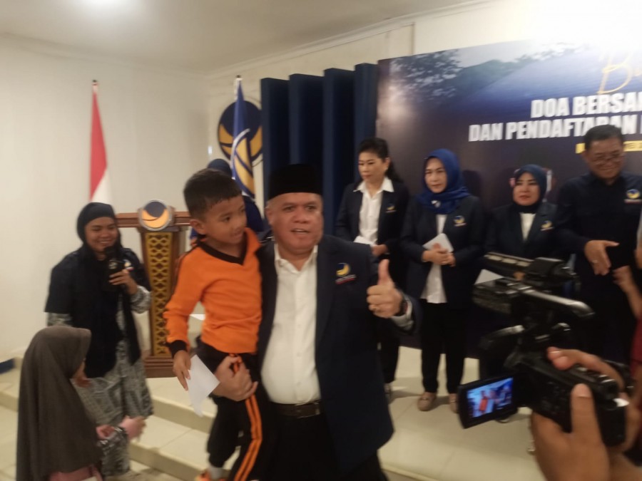 Jelang Daftar ke KPU,  Nasdem Riau  Santuni Anak Yatim