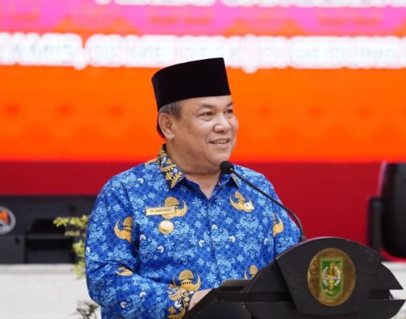 Pj Gubernur Riau Imbau Pihak Sekolah  Tangguhkan Studi Tur ke Luar Daerah