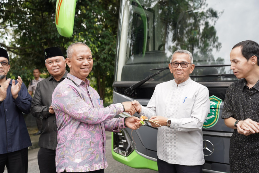 Keren, UIR Kampus Pertama di Indonesia Miliki Bus Mercedes Benz Jet 5
