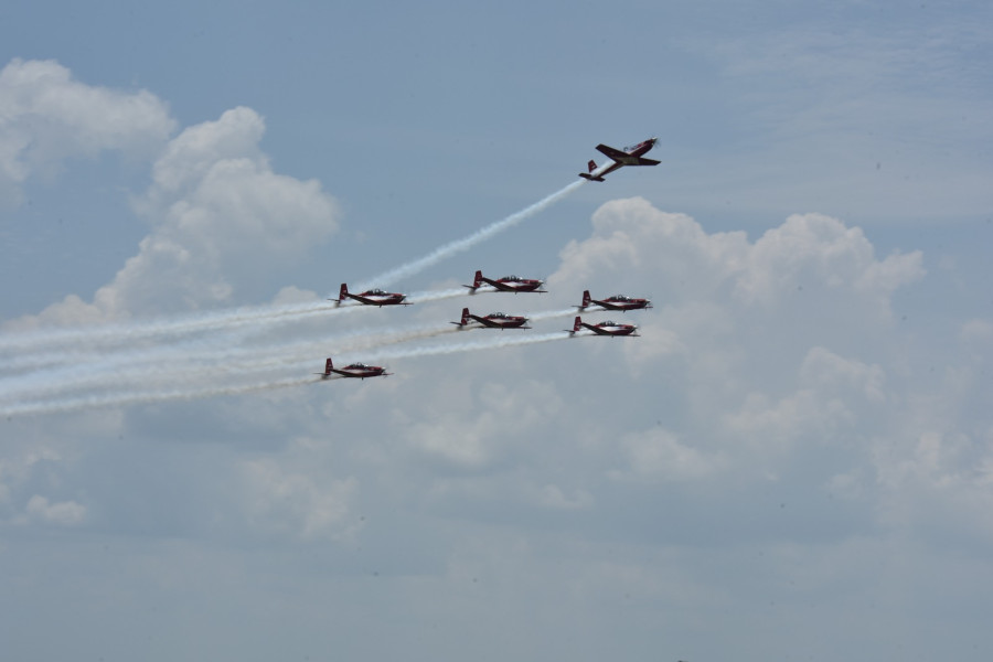 Setelah Air Show di Singapore Pesawat  JAT Team Singgah di Pekanbaru