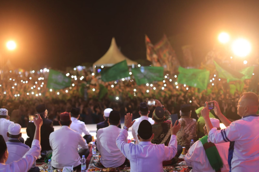 Sebanyak 15 Ribu Massa Bersholawat di Pelantikan Muslimat NU Siak